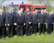 Der Bürgermeister und die Feuerwehr-Kameradinnen und -Kameraden
